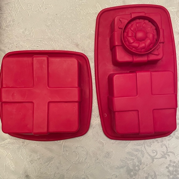 KitchenAid 2-Piece Silicone Stacking Present Molds - Picture 3 of 5